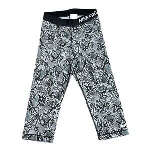 Nike Pro Womens Leggings Capri Pants Athletic Snakeskin Print Workout Gray Small